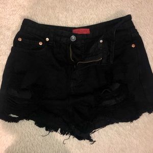 BLACK JEAN SHORTS